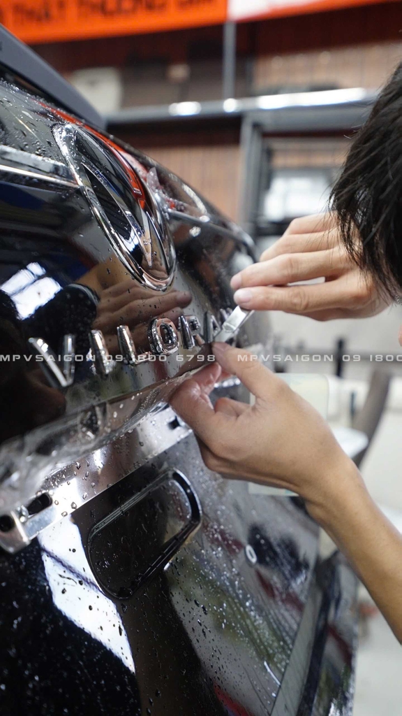 Thi công phủ PPF bảo vệ nội thất và ngoại thất ô tô Ari cho Volkswagen Viloran: Báo giá mới nhất 2024