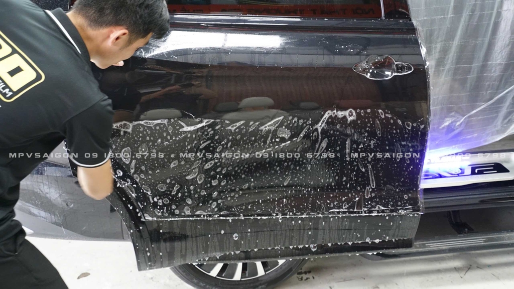 Thi công phủ PPF bảo vệ nội thất và ngoại thất ô tô Ari cho Volkswagen Viloran: Báo giá mới nhất 2024