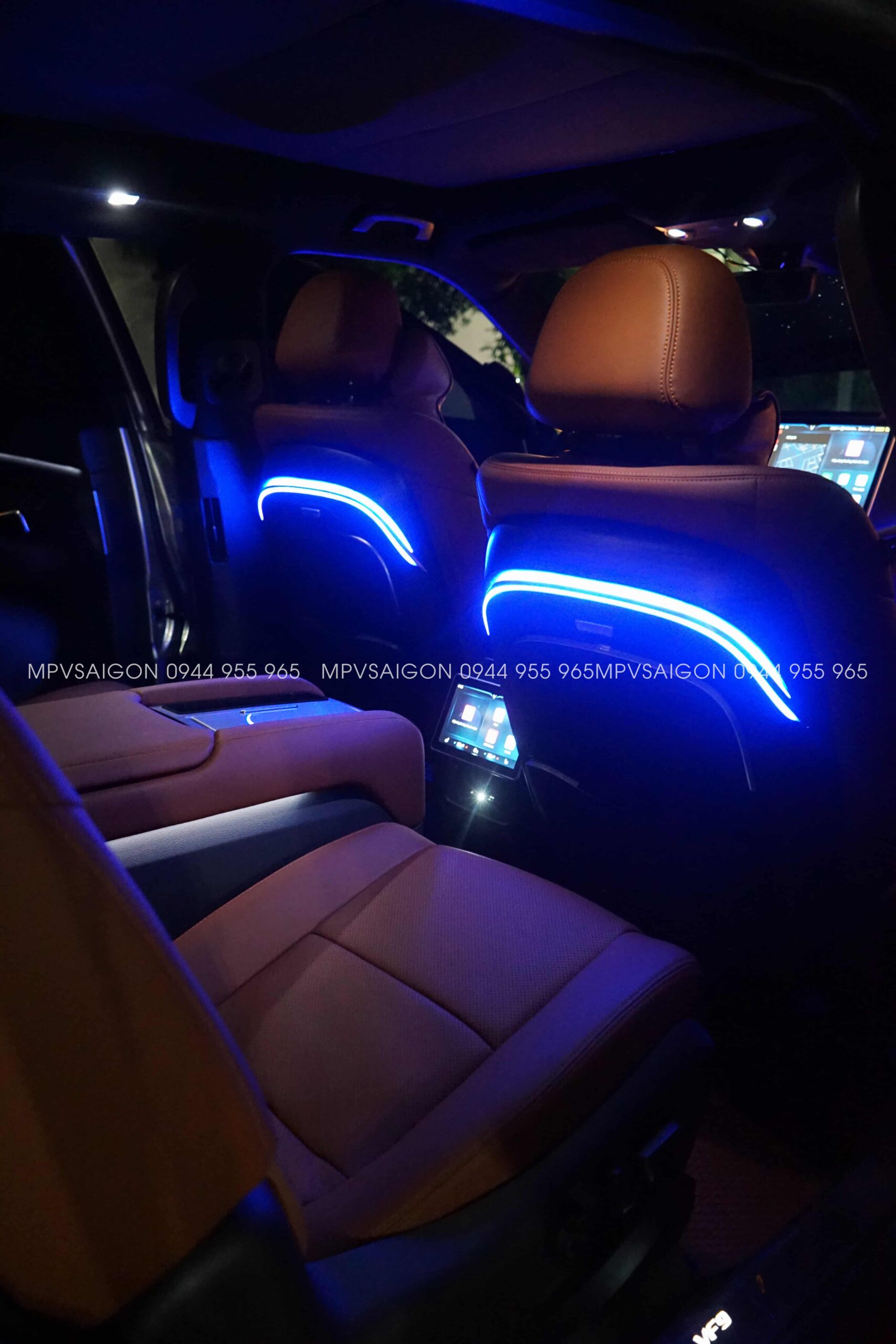 Bàn xếp lưng ghế Vinfast VF9