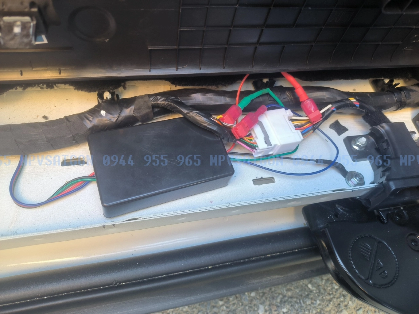 Công tắc cửa lùa điện có LED - Công tắc cửa lùa cột B Hyundai Custin
