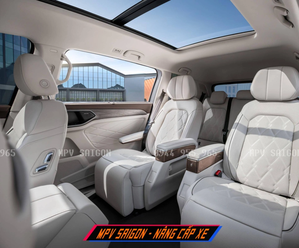 Ghế captain limousine mẫu Viloran: trông đơn giản mà ngồi siêu thoải mái full tính năng