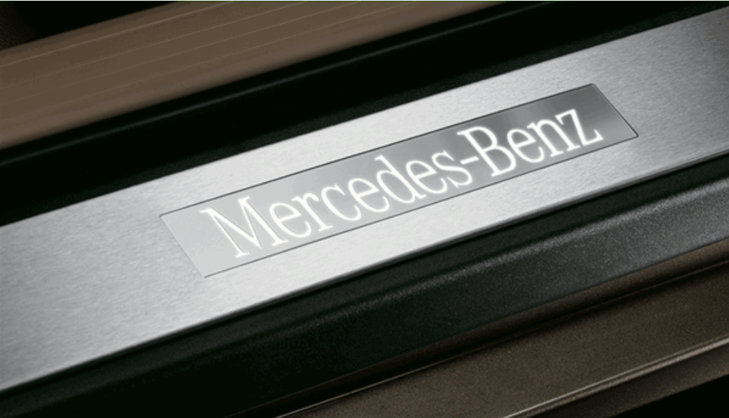 Bệ Bước Chân Mercedes V250 Mẫu Mới Nhất
