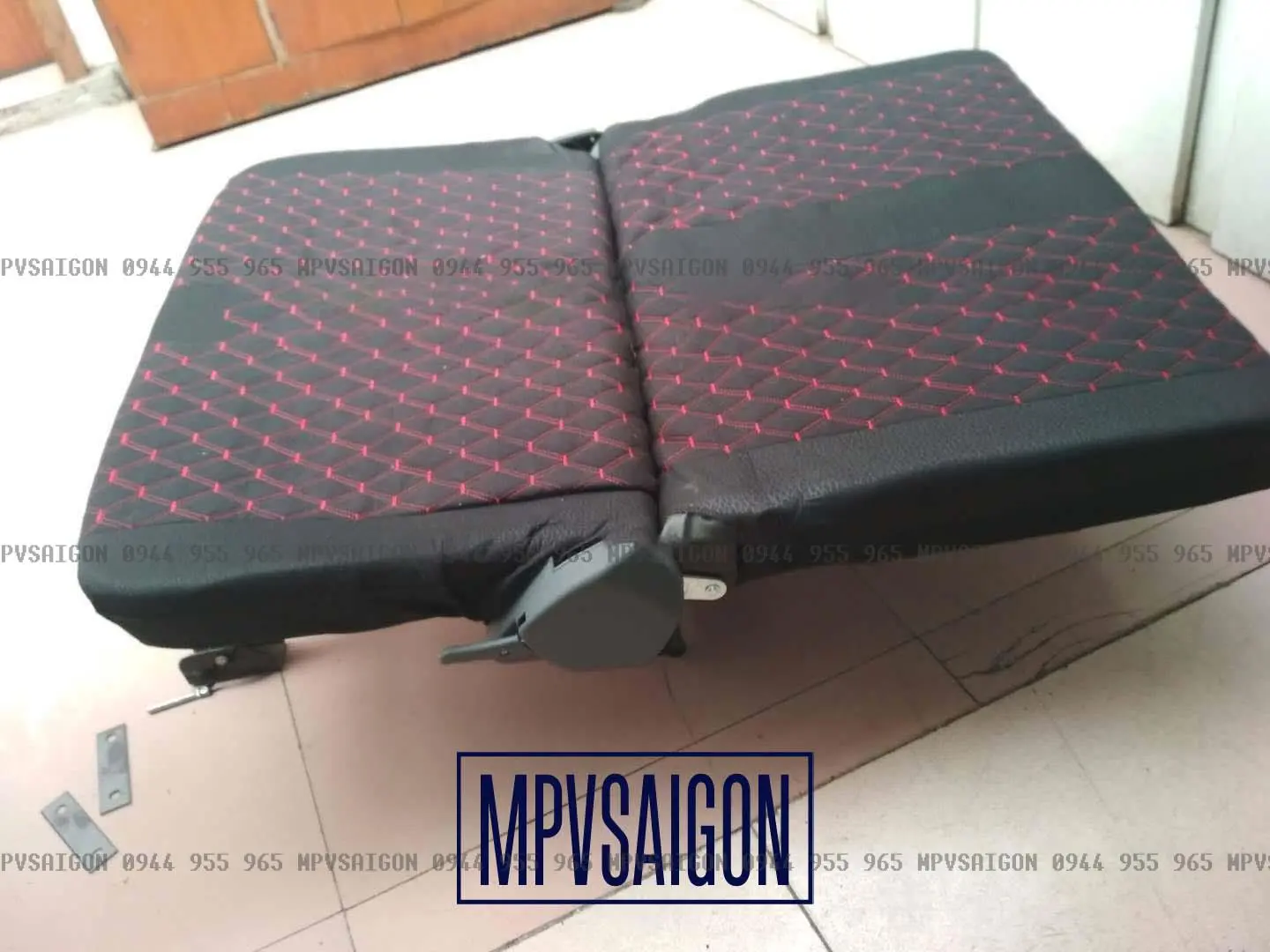 Bộ ngả lưng ghế bản lề ghế 180 độ biến ghế thành giường ô tô - Tay gạt bên phải