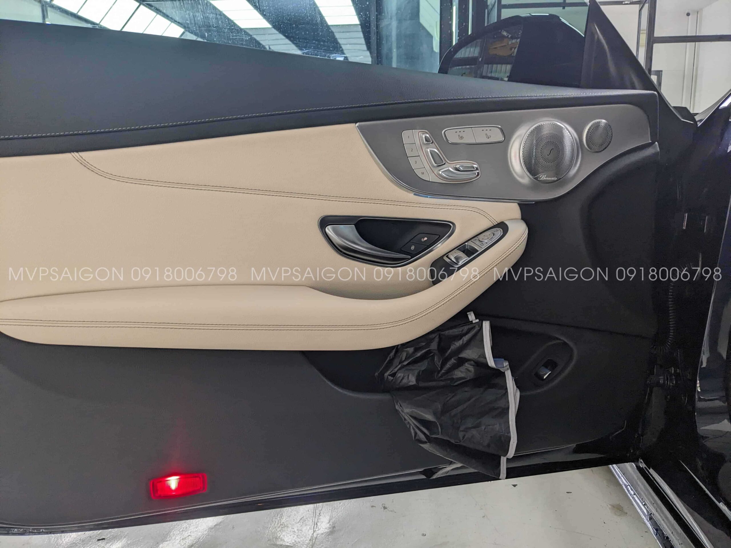 Bọc da Mercedes Benz C300 - Da Ý nhập khẩu Mastrotto Le mans

