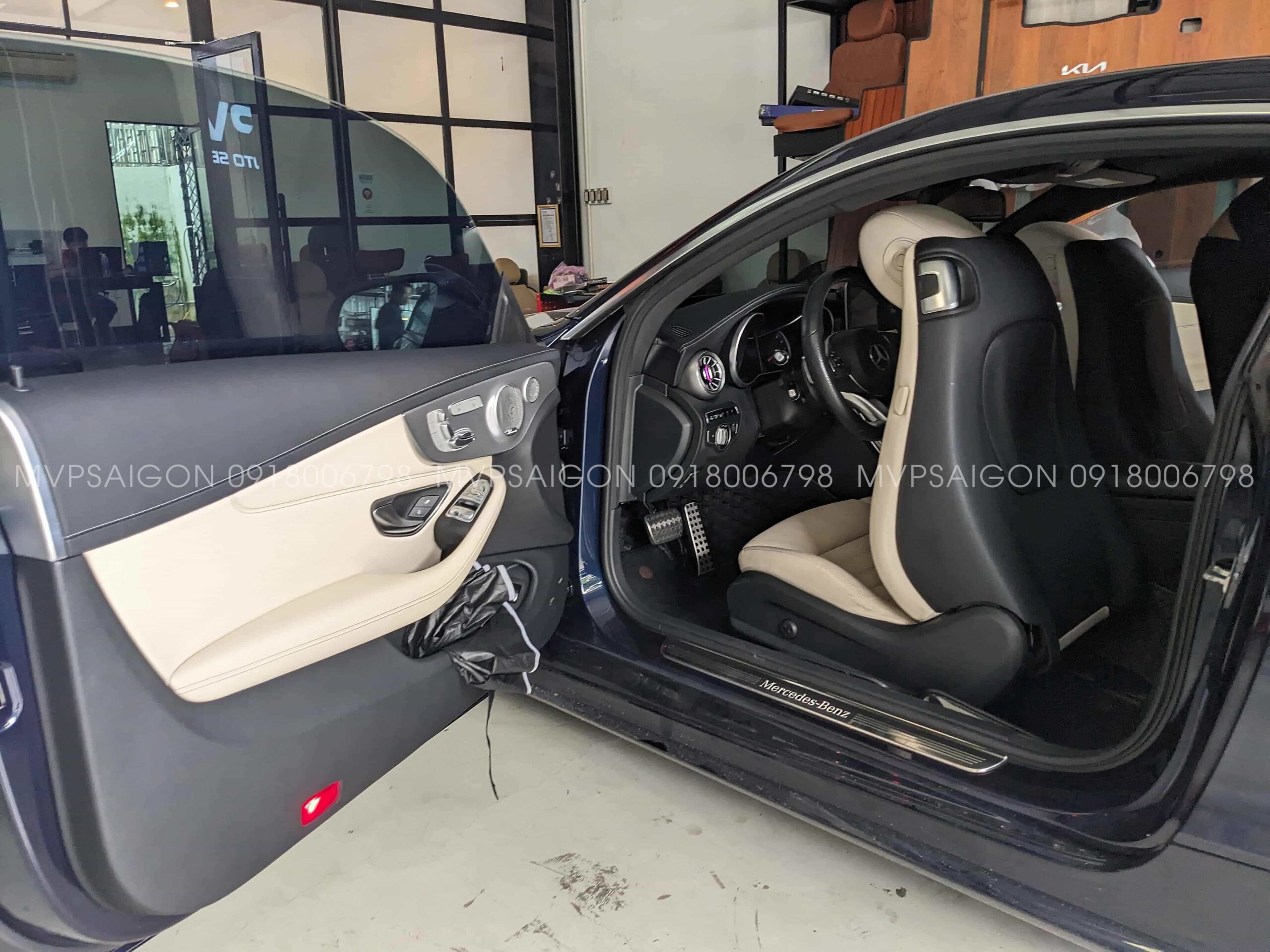 Bọc da Mercedes Benz C300 - Da Ý nhập khẩu Mastrotto Le mans
