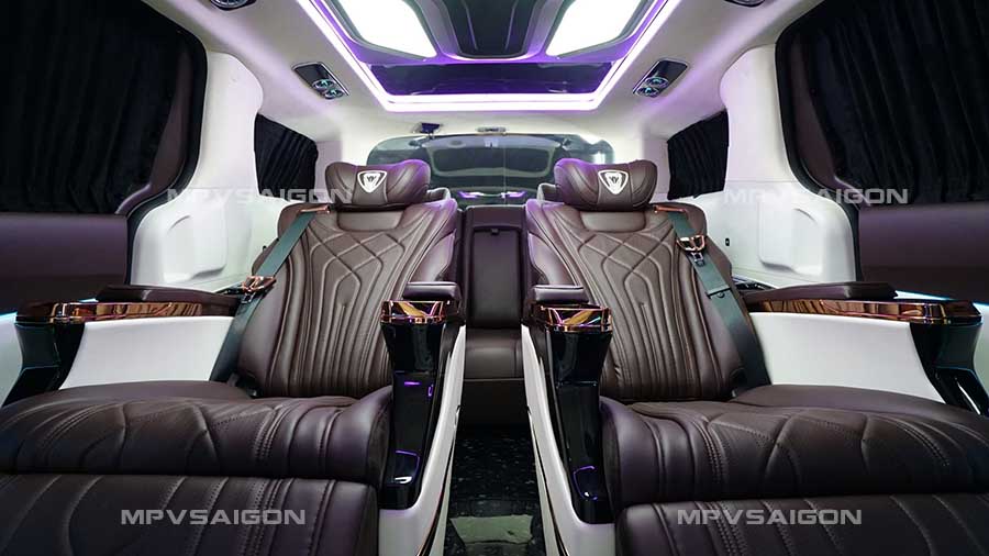Bọc da và đổi màu nội thất cho Kia Carnival 2025