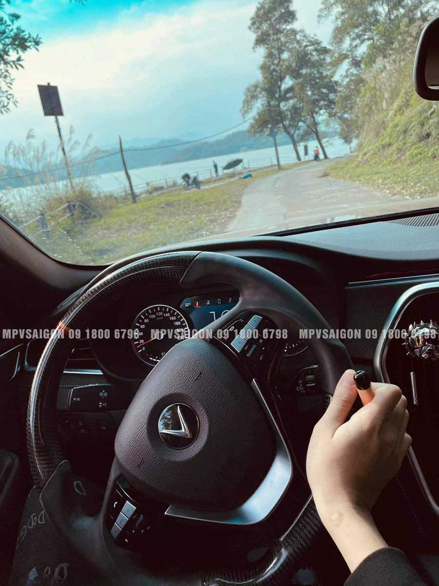 Bọc da vô Lăng và vô lăng carbon xe VinFast VF3