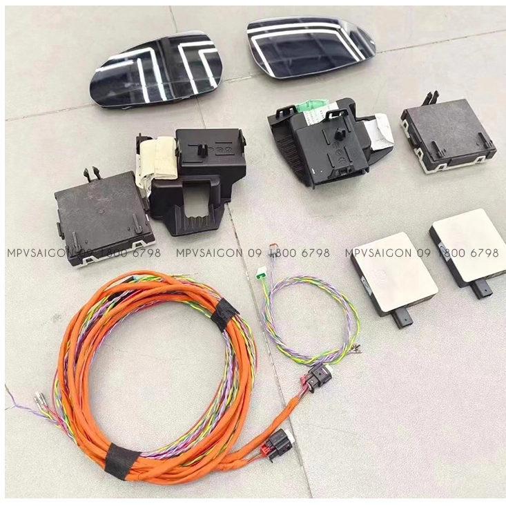 Cảnh Báo Điểm Mù Blind Spot Assist Chính Hãng Mercedes cho xe C - GLC - GLE - GLS