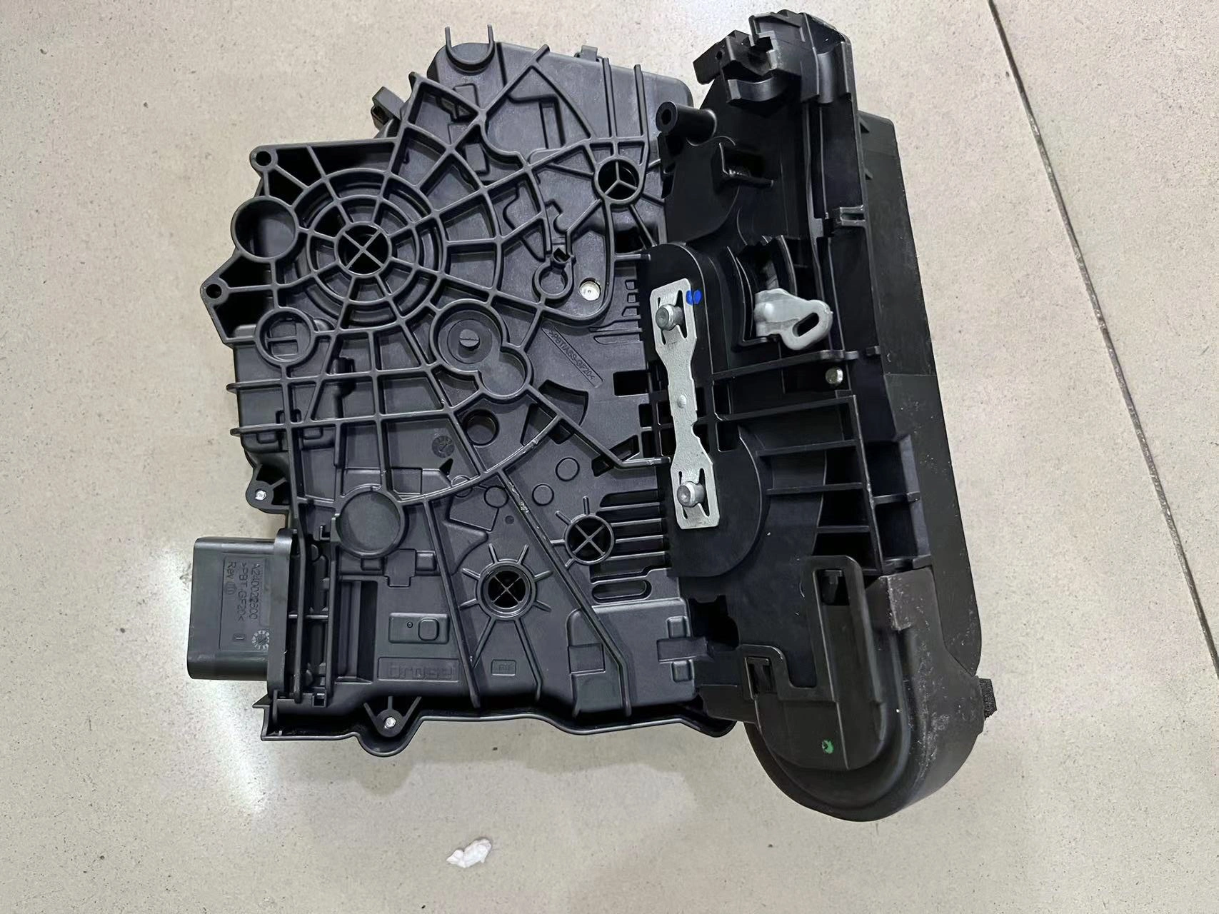 Cơ cấu khóa cửa trượt- cửa lùa VW Viloran 20~24