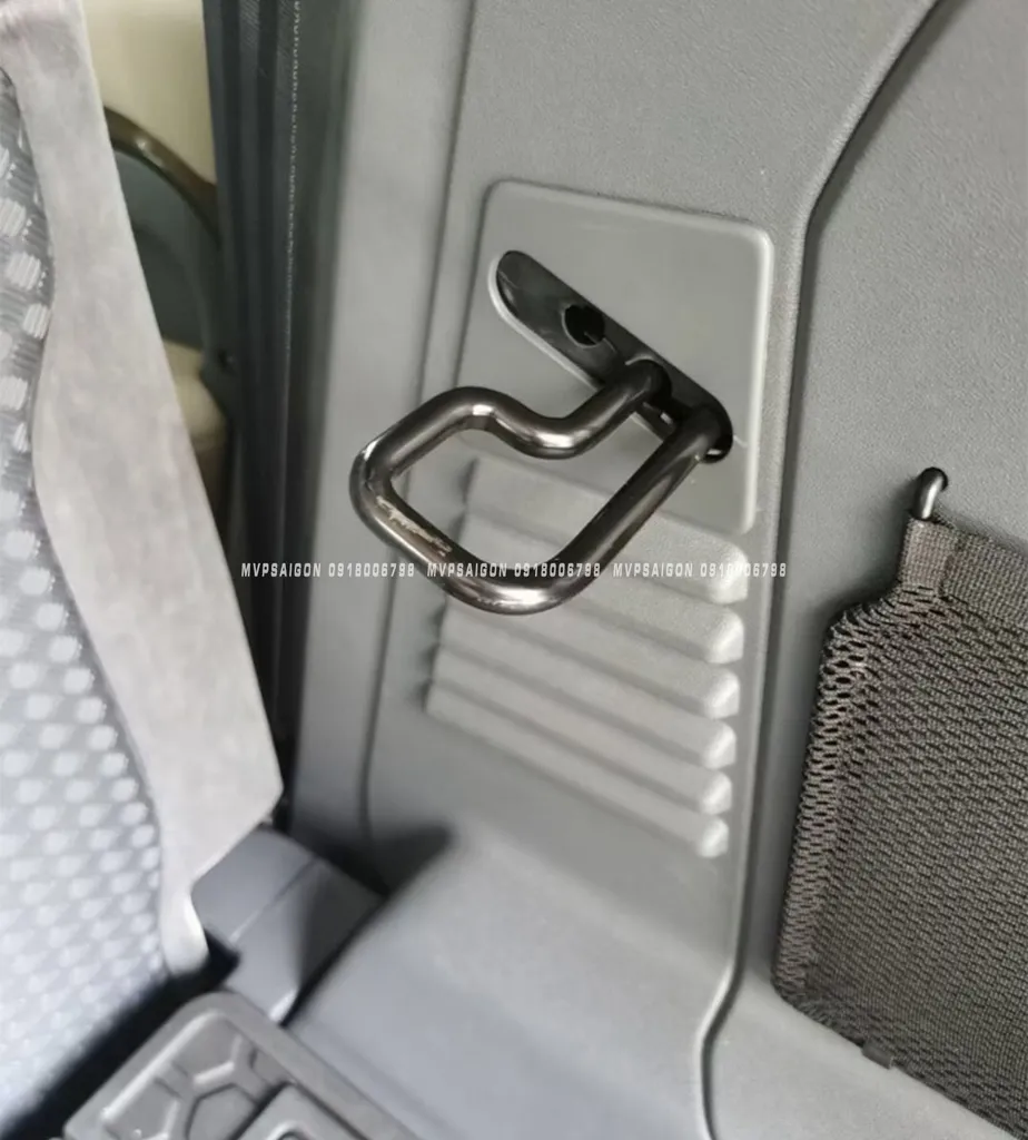 Độ ngả lưng ghế Land Rover Defender 110 đời 2020~2023