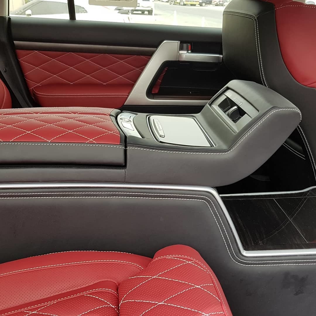 Nâng cấp ghế Limousine Land Cruiser ghế thương gia MBS