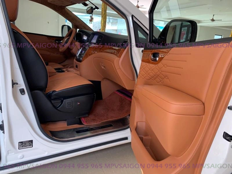 Nâng cấp ghế Limousine Mercedes V250 mẫu Alphard