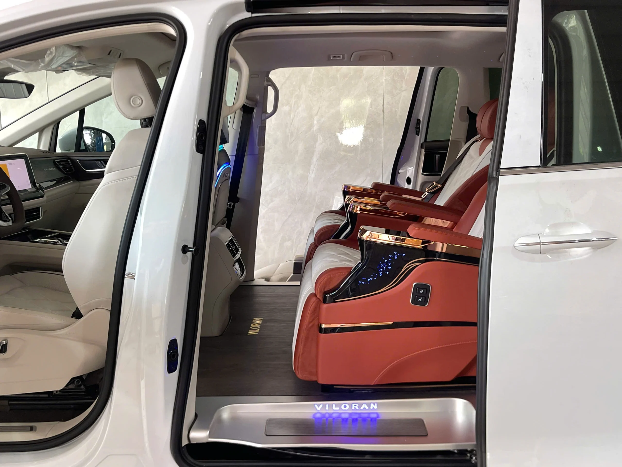 Ghế Limousine Volkswagen Viloran: kinh nghiệm và phương án độ từ chuyên gia