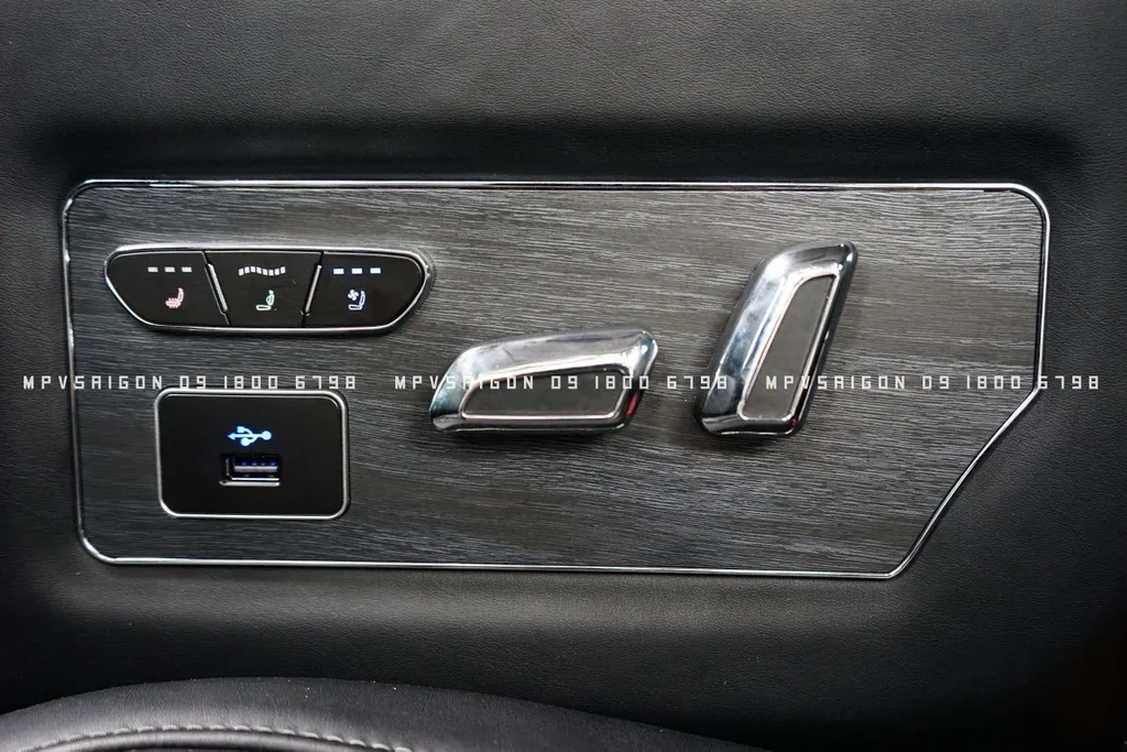 Honda CRV - Độ Limousine 2 ghế thương gia