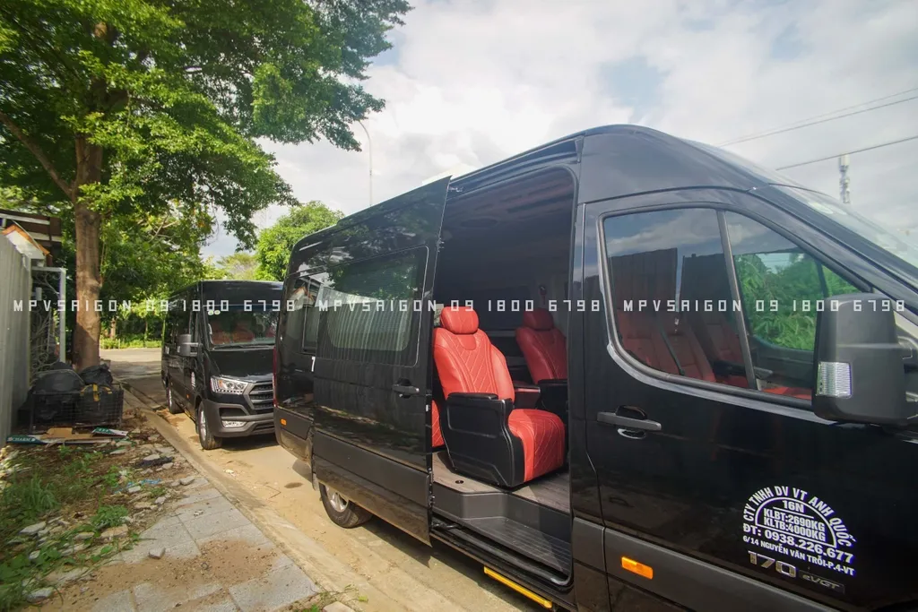 Hyundai Solati - Độ limousine thương gia 10 chỗ 12 chỗ
