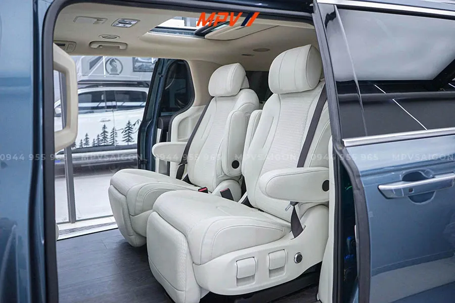KIA CARNIVAL - COMBO TRƯỢT ĐIỆN 4 HƯỚNG HÀNG 2 VÀ SÀN VÂN GỖ CAO CẤP