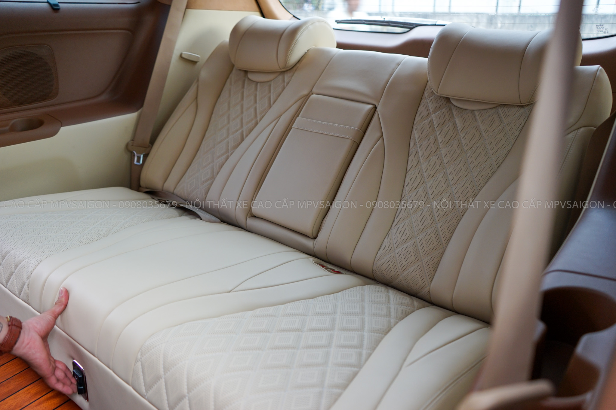 Kia Sedona nâng cấp Limousine - Khám phá gói độ VIP đẳng cấp tại MPVSAIGON