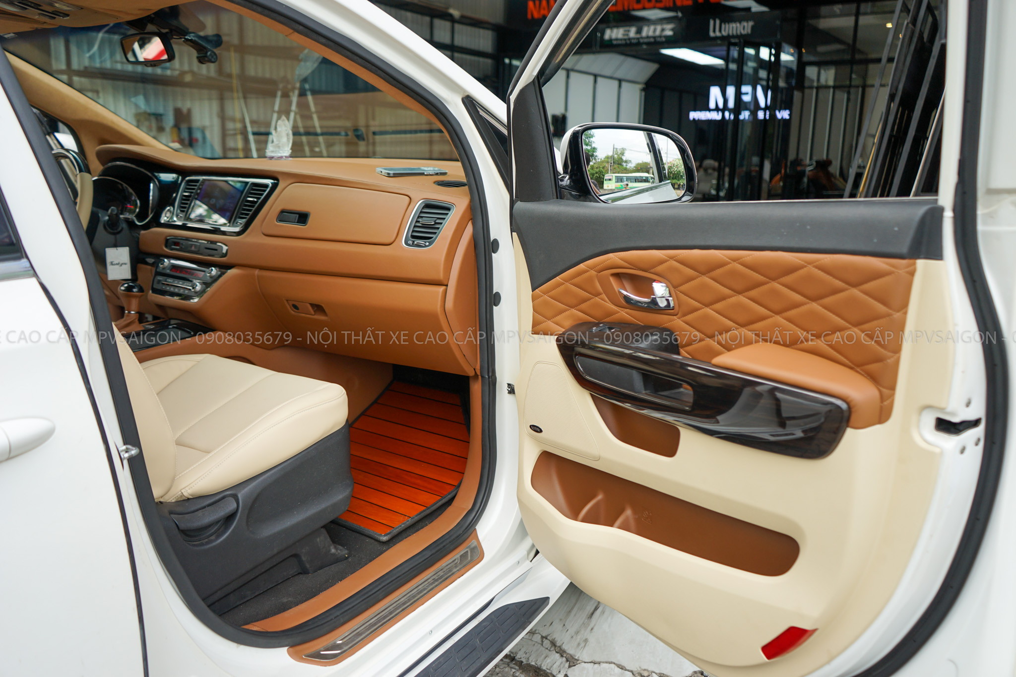 Kia Sedona nâng cấp Limousine - Khám phá gói độ VIP đẳng cấp tại MPVSAIGON