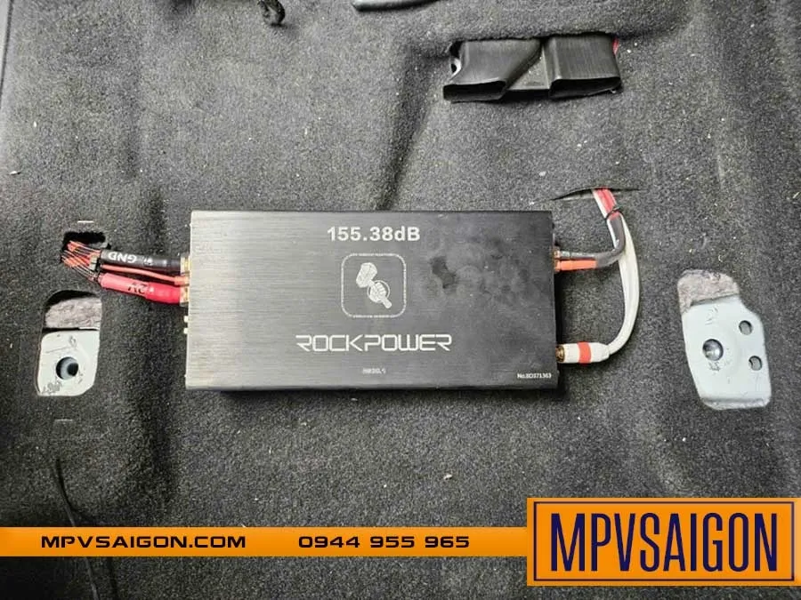 LAND CRUISER LC300 NÂNG CẤP LOA VỚI THƯƠNG HIỆU Ý VÀ PHÁP: GIẢI PHÁP NÂNG CẤP GIỮ ZIN TOÀN BỘ