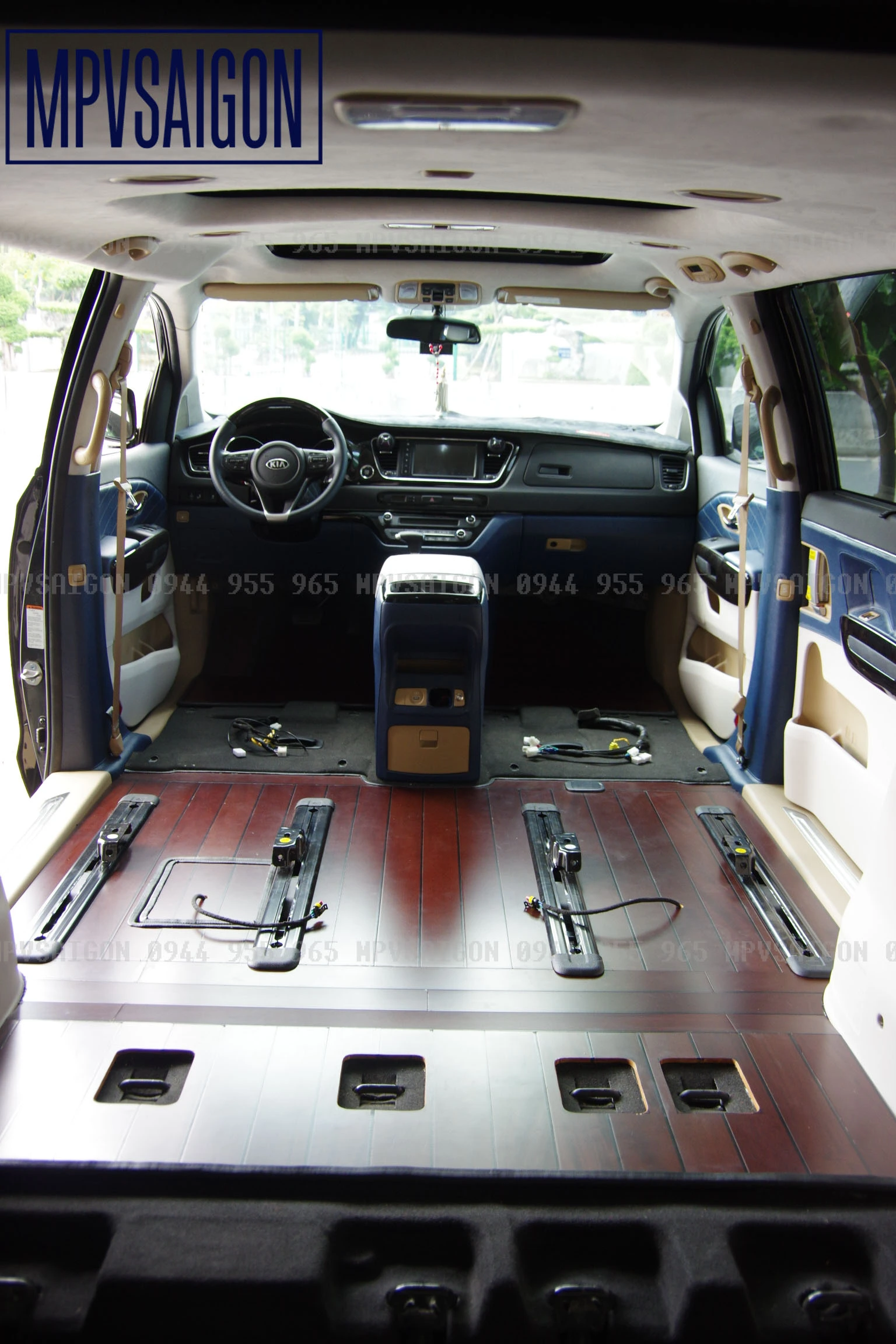 Sàn gỗ tự nhiên Kia SEDONA kiểu du thuyền
