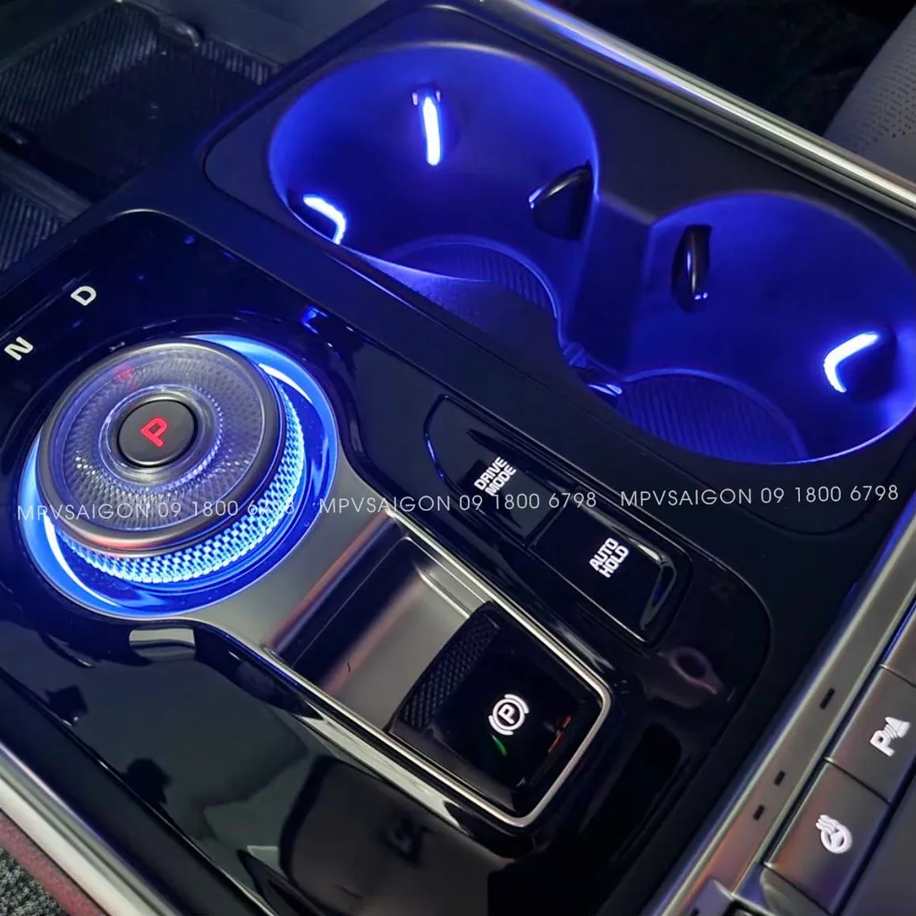 LED núm chuyển số và hốc để ly KIA Carnival 2024 2025