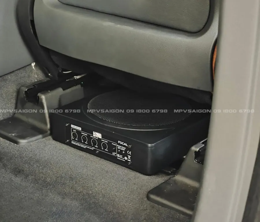 Focal Isub Active - Sub gầm ghế nổi tiếng từ Focal Pháp