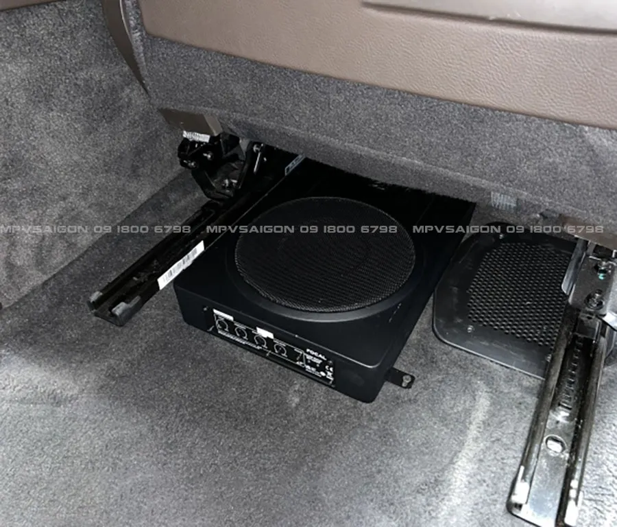 Focal Isub Active - Sub gầm ghế nổi tiếng từ Focal Pháp