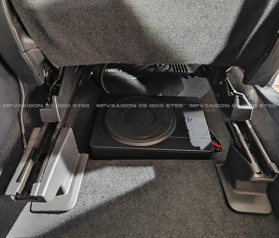 Focal Isub Active - Sub gầm ghế nổi tiếng từ Focal Pháp
