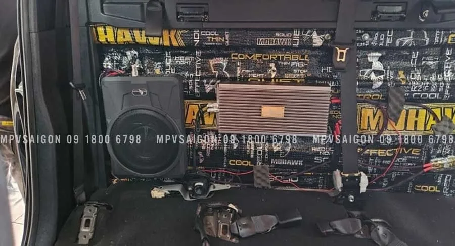 Loa sub Rockpower R10