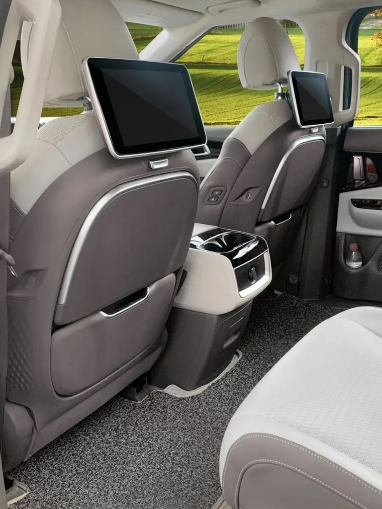 Màn hình gối đầu Android xe Kia Carnival 2024 2025: báo giá chi tiết và kinh nghiệm lựa chọn