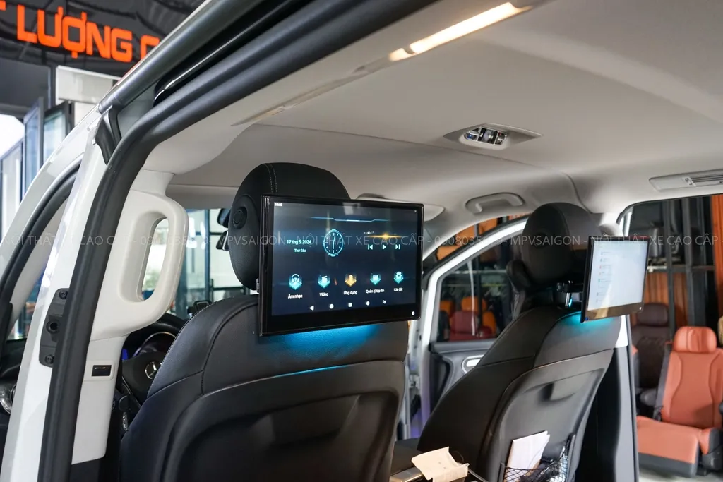 Màn hình gối đầu xe Mercedes V250
