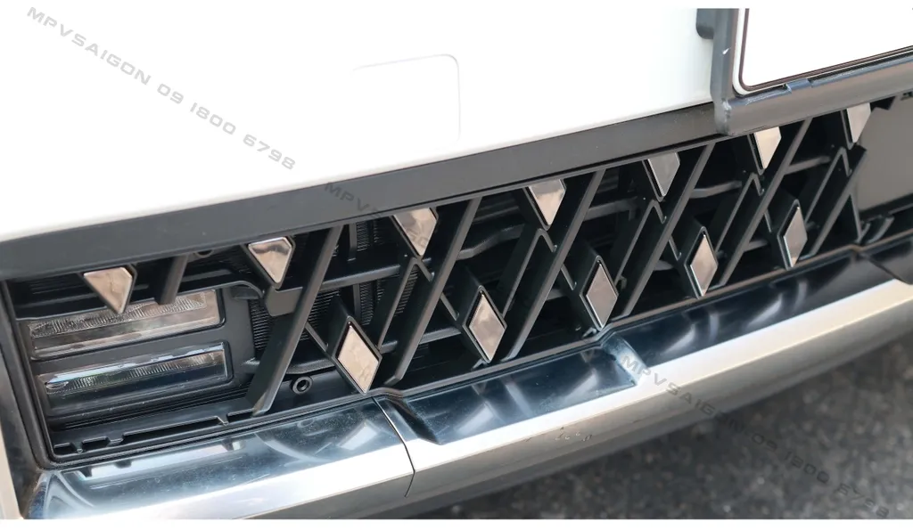 MẶT CA LĂNG DƯỚI NEW KIA CARNIVAL 2024 2025 MẪU HÀN QUỐC