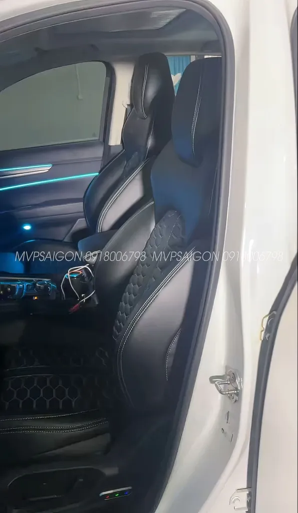 Mazda CX5 độ Combo ghế limousine thương gia con ngựa giữa