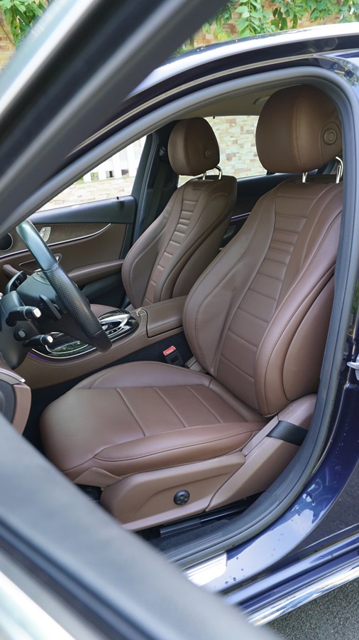 MERCEDES-BENZ E200 BỌC DA GHẾ