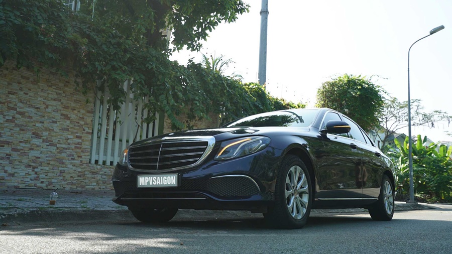 MERCEDES-BENZ E200 BỌC DA GHẾ
