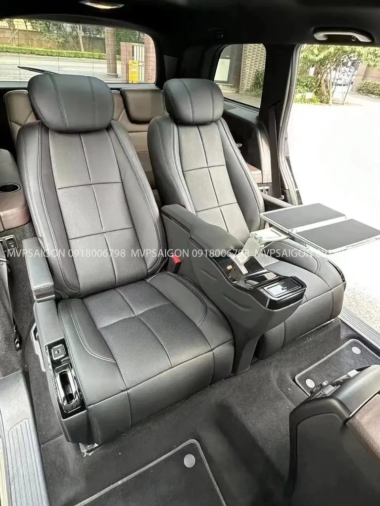 Mercedes Benz GLB độ limousine có bàn làm việc