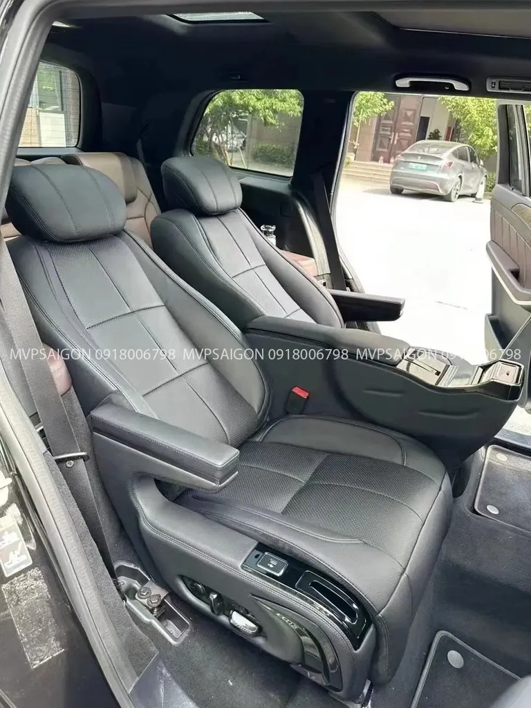 Mercedes Benz GLB độ limousine có bàn làm việc