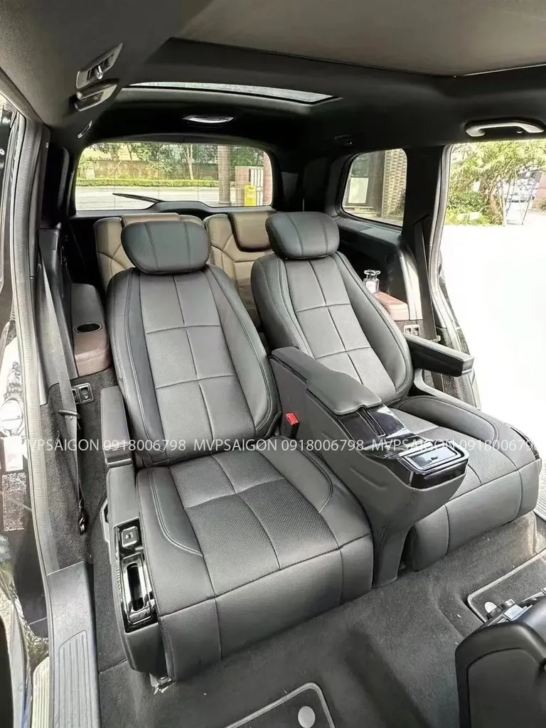 Mercedes Benz GLB độ limousine có bàn làm việc