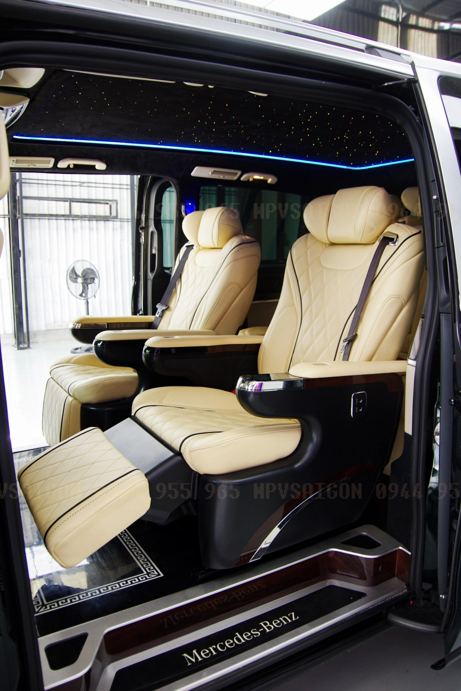 Mercedes Benz V250 độ nội thất thương gia