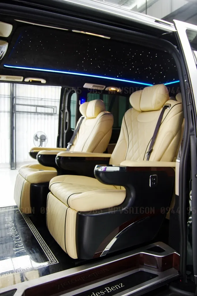 Mercedes Benz V250 độ nội thất thương gia