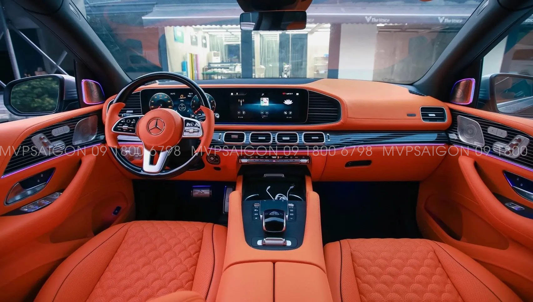 Mercedes GLS 450 và GLS600 bọc da đổi màu nội thất cam Hermes