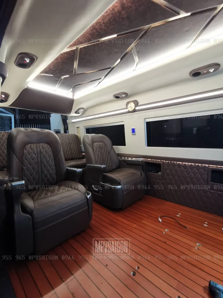Nâng cấp - Độ ghế Limousine dòng VIP cho Ford Transit