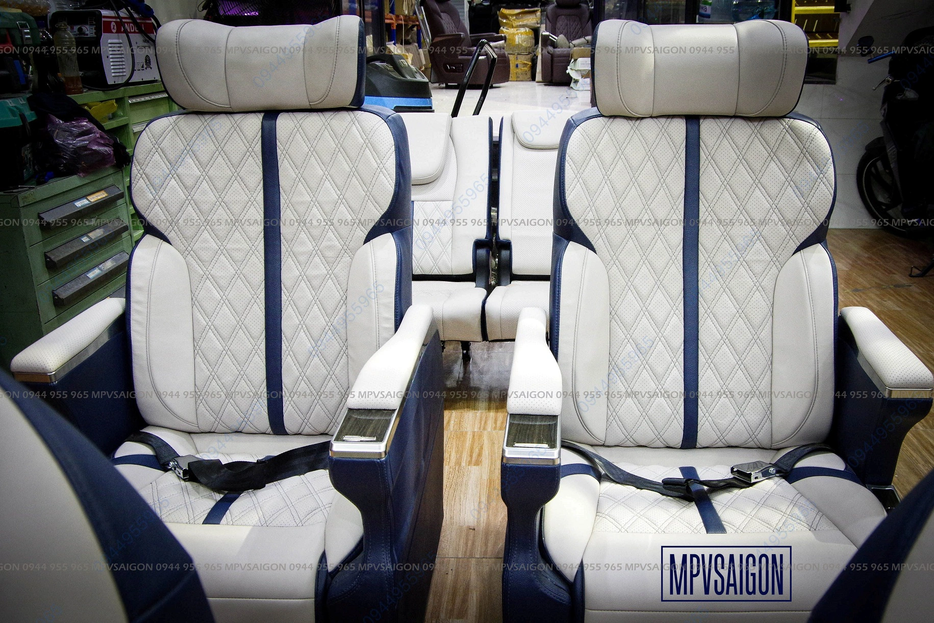 Nâng cấp ghế Limousine Toyota Sienna - Mẫu pha lê Crystal 2