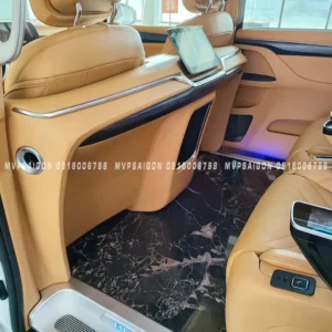 Nâng cấp Toyota Alphard bản thương gia 4 chỗ có vách ngăn