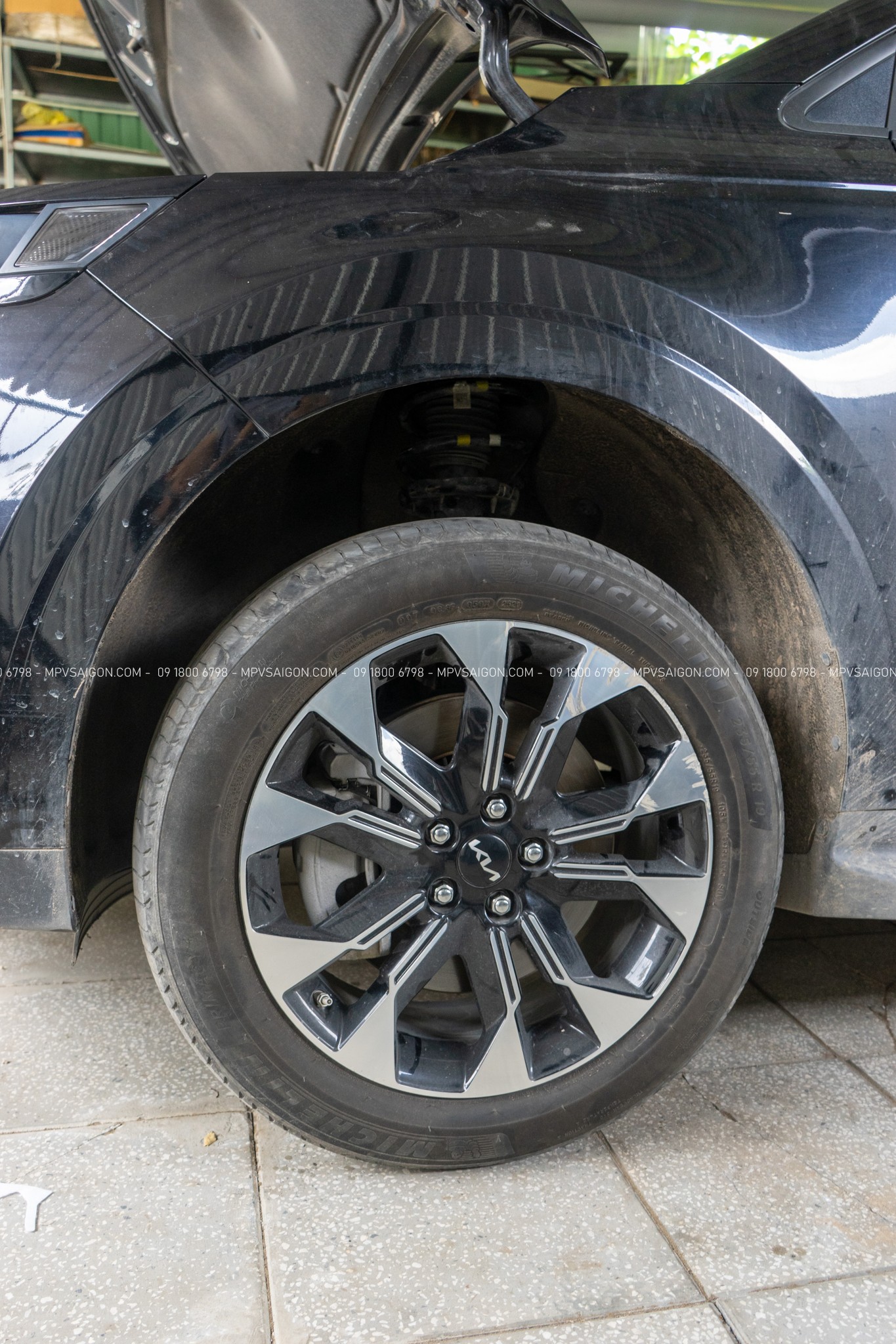 Nâng Gầm Kia Carnival 2026 - Nâng cao trước 3.5cm / sau 5.5cm ( Dịch vụ)