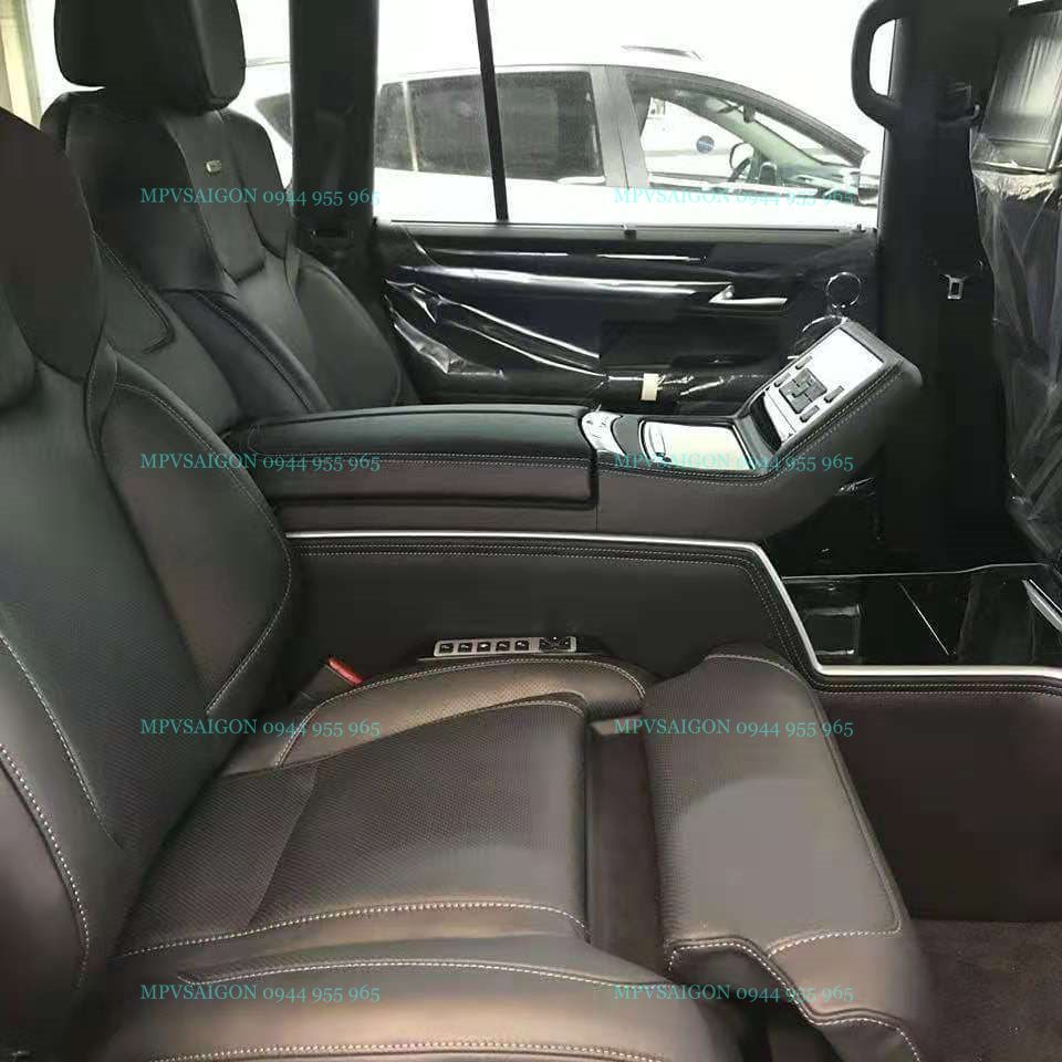 Nội thất Land Cruiser Trung Đông