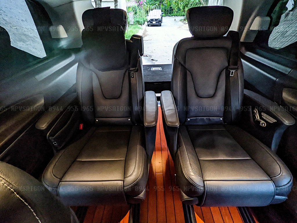 Độ nội thất thương gia Limousine Mercedes Benz V250 AMG mới nhất