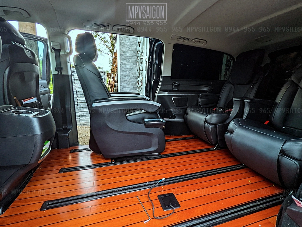 Độ nội thất thương gia Limousine Mercedes Benz V250 AMG mới nhất