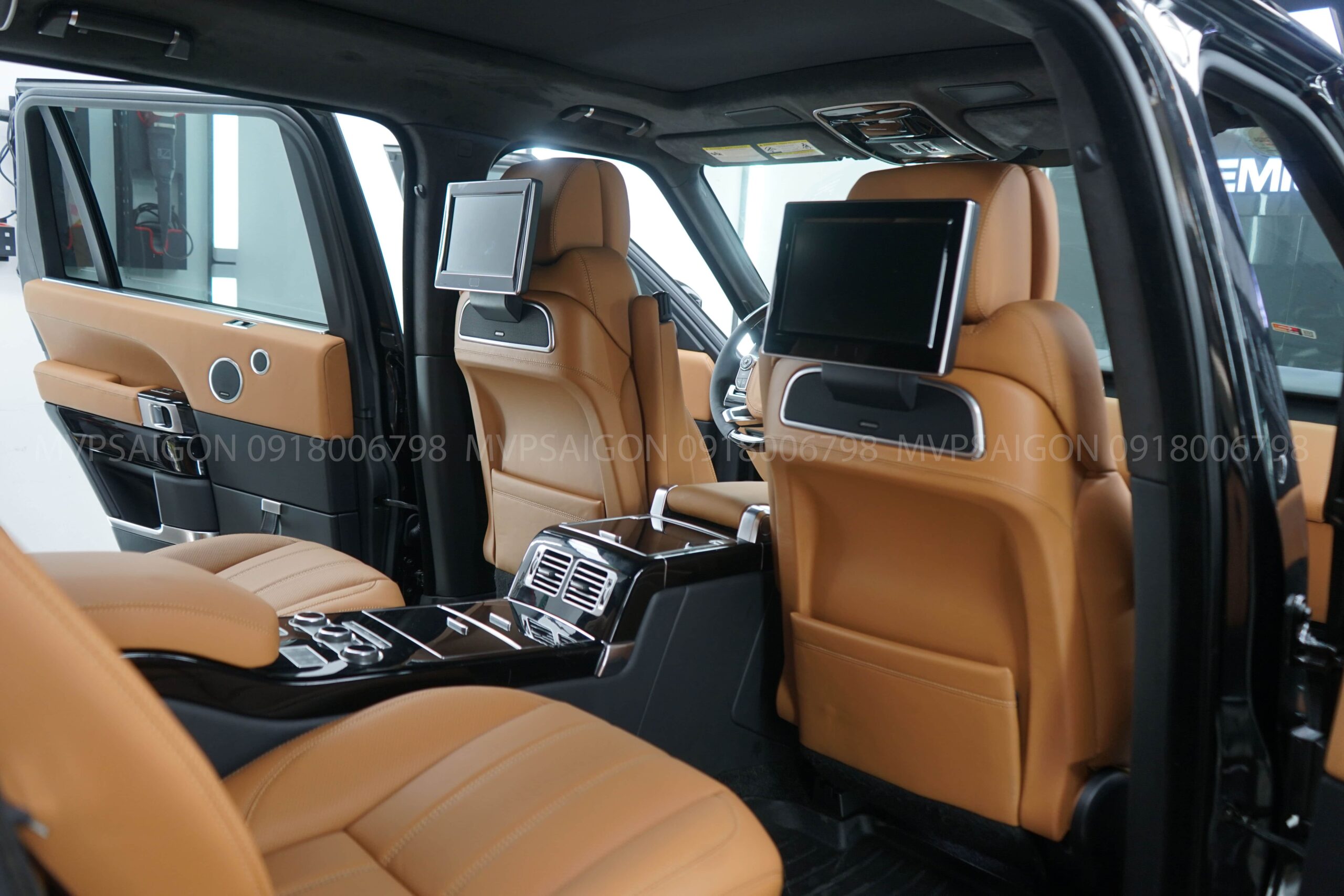 Bọc da ghế và nội thất Range Rover với thợ chuyên may nệm xe châu Âu