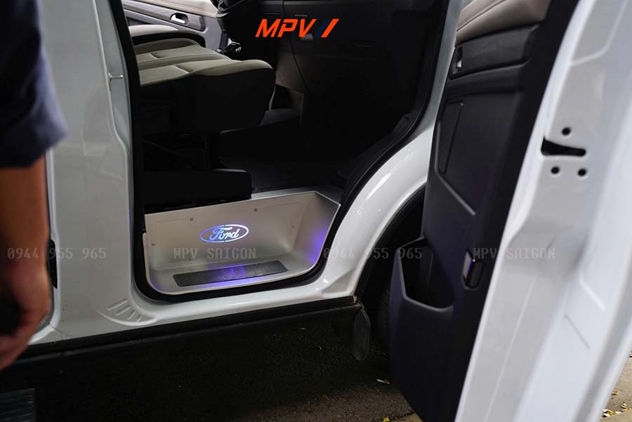 Sàn SPC vân gỗ Ford Transit